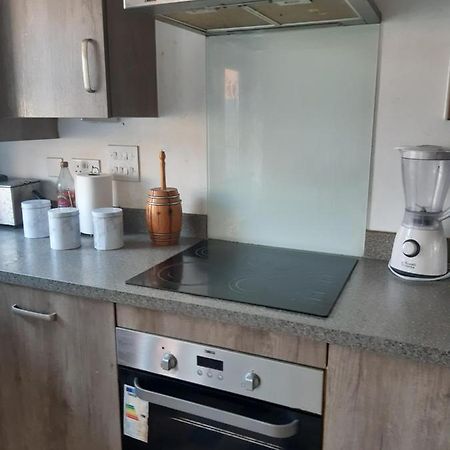 Our Guests Are Royal Apartamento Higham Ferrers Exterior foto